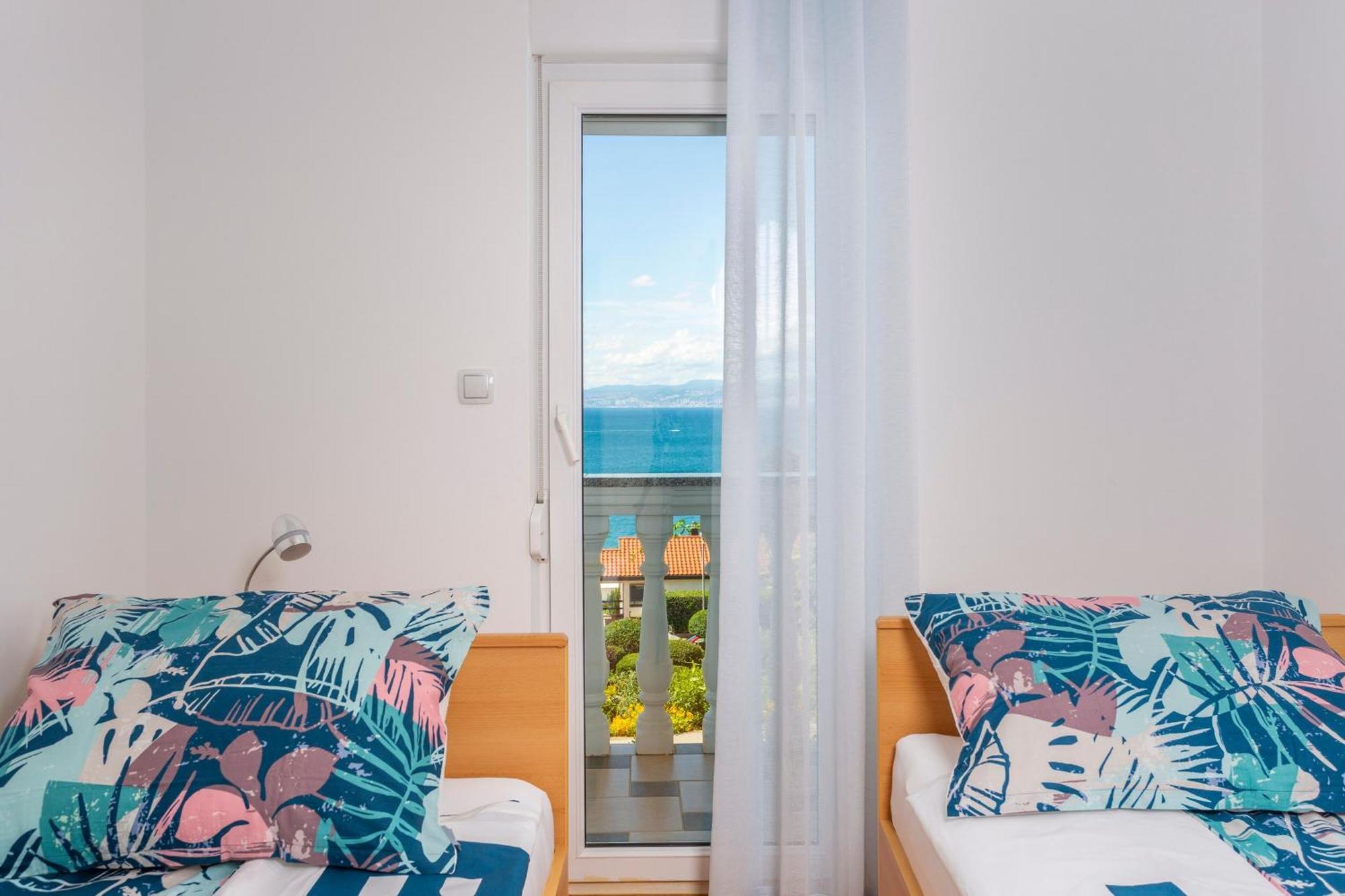 Apartments By The Sea Njivice, Krk - 5296 Kamer foto